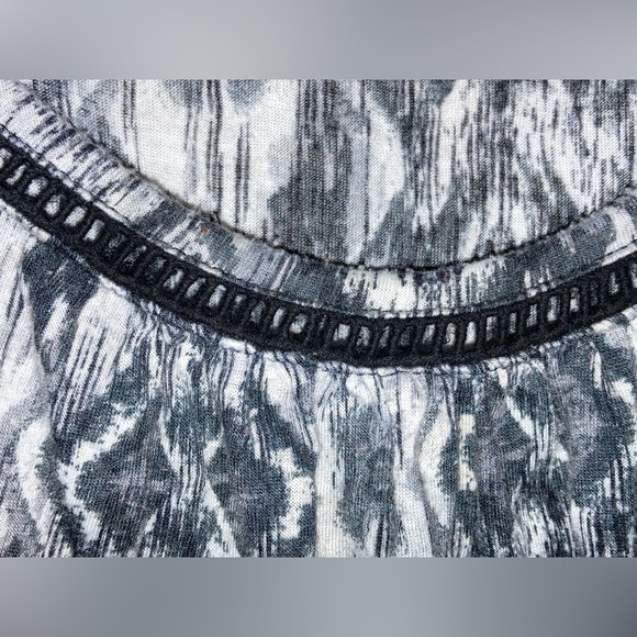 Women’s White Stag Blouse Top Plus Size 3X (22W/24W) Scoop Neck - Picture 2 of 5